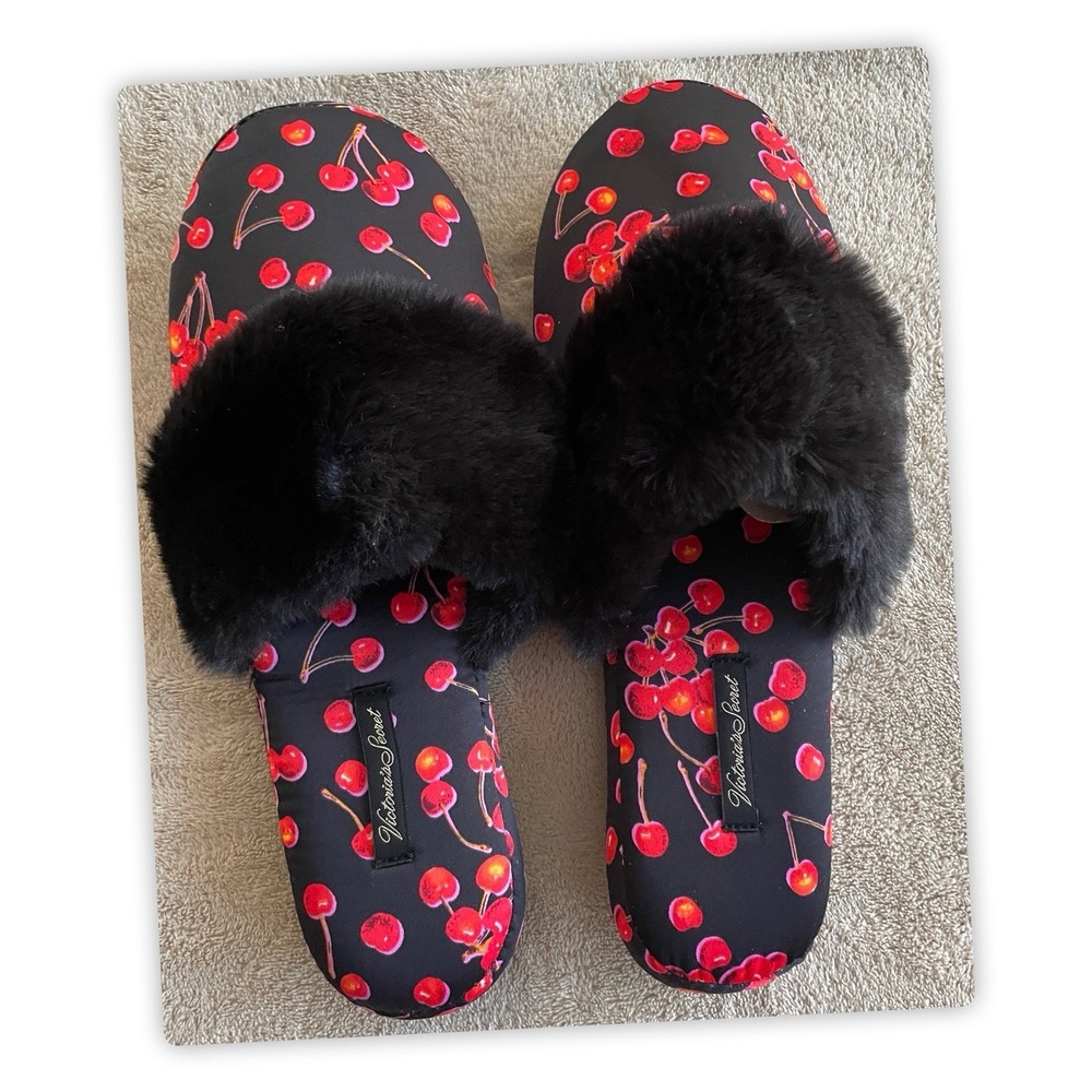Victoria Secret Fabric House Slippers, Size: Medium (7-8)‎